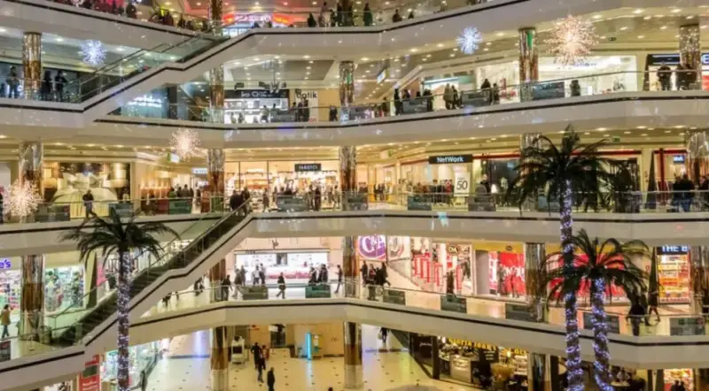 Colaboradores en tienda retail